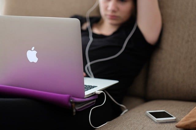 MacBook Air Is the Best Choice for Students