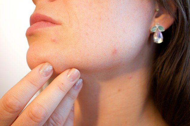 daily habits that ruin your skin